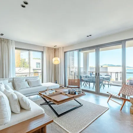 Ferienhaus 4-Bedroom Luxury Villa In 5 Star Resort Seafront *