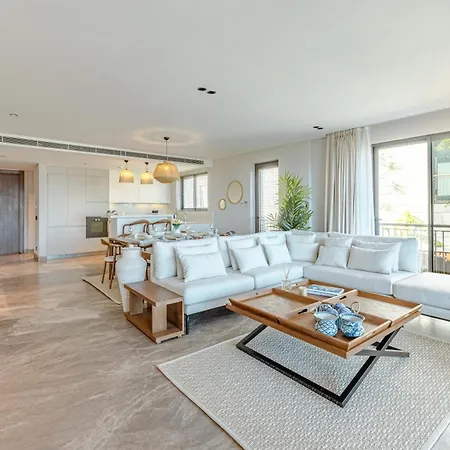 Ferienhaus 4-Bedroom Luxury Villa In 5 Star Resort Seafront Bodrum