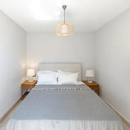 4-bedroom Luxury In 5 Star Seafront Σπίτι διακοπών *